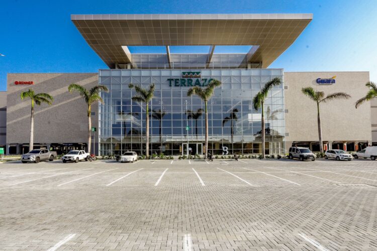 Terrazo Shopping recebe mais de 54 mil visitantes durante o primeiro dia de funcionamento