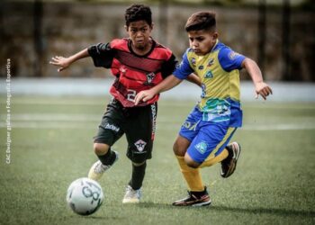 Escolinha de futebol Arizinho Gooll: Prepare seu craque para brilhar no campo!
