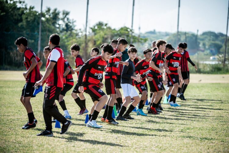 Escolinha Arizinho Gooll: Transformando talentos em campeões dentro e fora dos campos