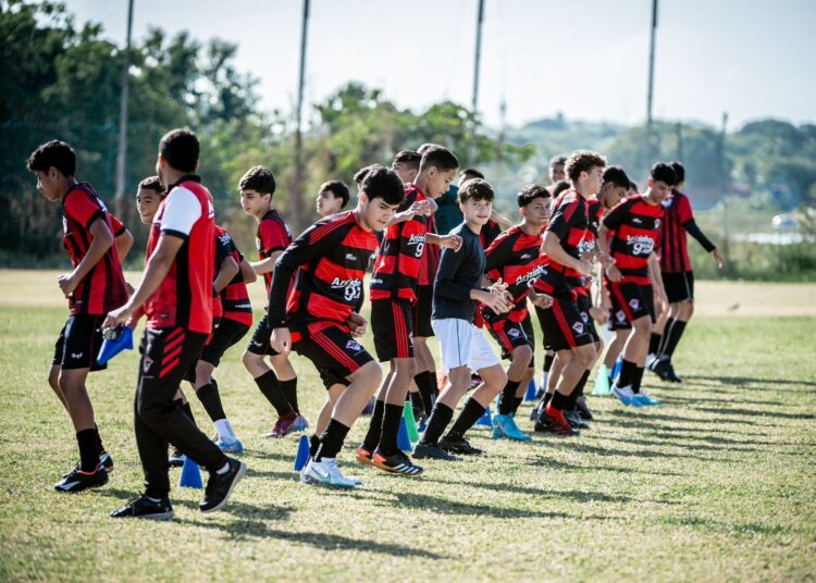 Escolinha Arizinho Gooll: Transformando talentos em campeões dentro e fora dos campos