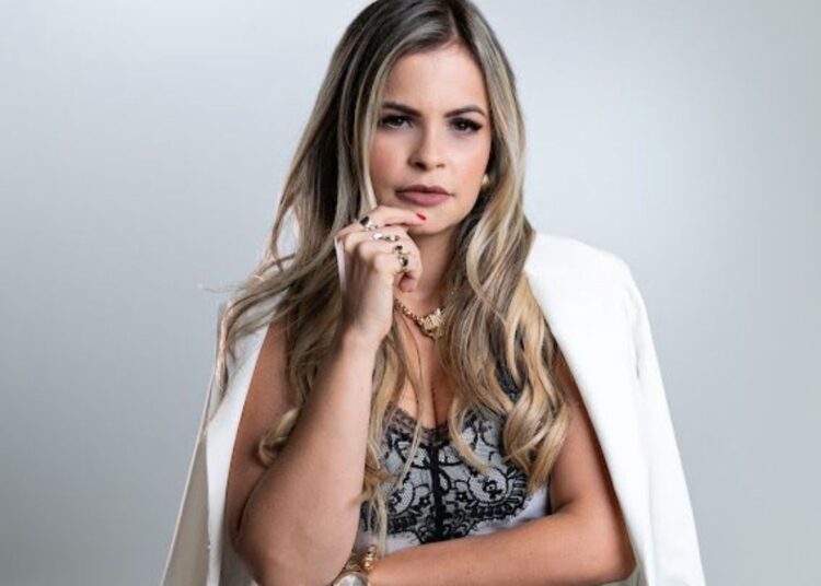 Empresária Érika Aragão ministra curso gratuito (Lash 10k) para empreendedoras do ramo da beleza e estética