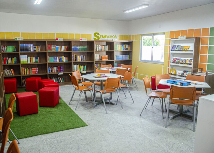 Territórios da Leitura reinaugura seis bibliotecas de escolas públicas em Itapipoca, Maracanaú, Maranguape e Aquiraz