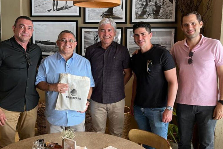 Brasterra realiza almoço empresarial com diretor da Bezerra Oliveira Autopeças e entrega Kit Sustentabilidade