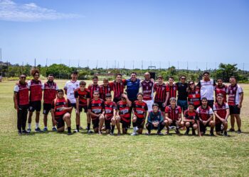 Escolinha ArizinhoGooll recebe visita ilustre e promove aprendizado sobre as regras do futebol