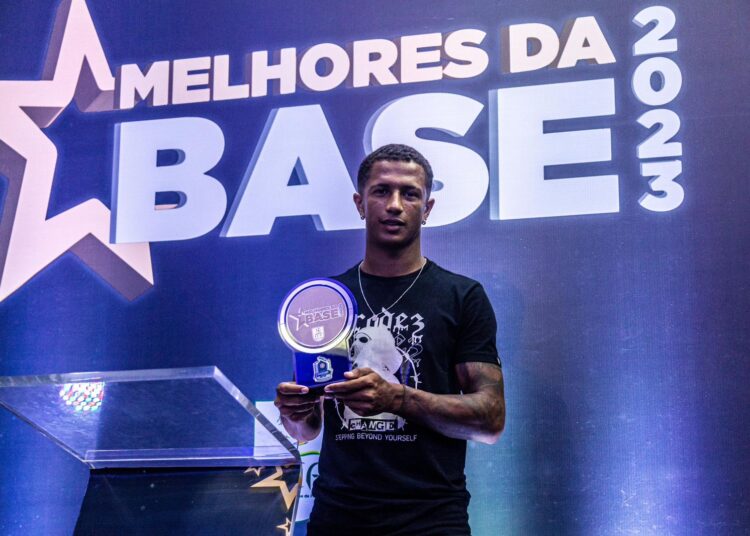 Atleta do FC Atlético Cearense é eleito o melhor lateral esquerdo da base na categoria sub-20 do futebol cearense de 2023