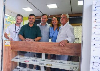 Prefeitura de Maracanaú realiza primeira entrega de óculos de grau para mais de 700 estudantes da rede municipal