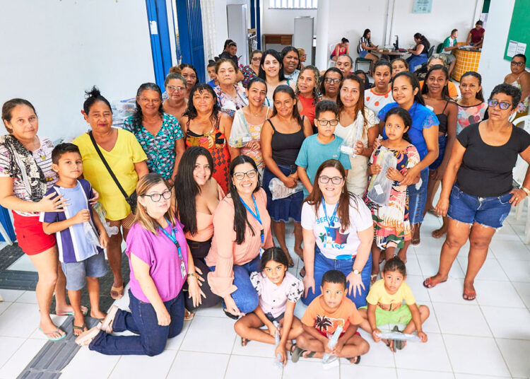 Entrega de brinquedos às crianças do Programa Ceará Sem Fome em Maracanaú