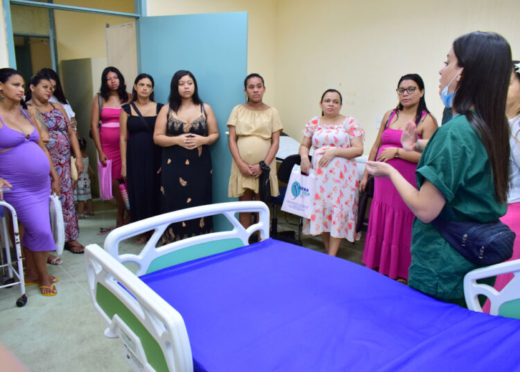 Saúde promove visita guiada para gestantes no Hospital da Mulher