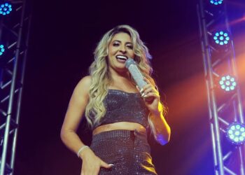 Elaine Braga apresenta música “Tela Trincada”