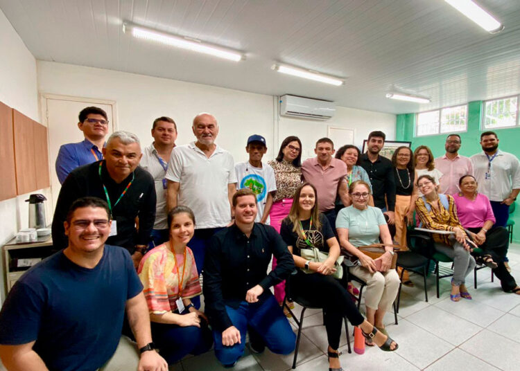 Semam participa de reunião sobre instalação de Ecobarreiras no Rio Maranguapinho