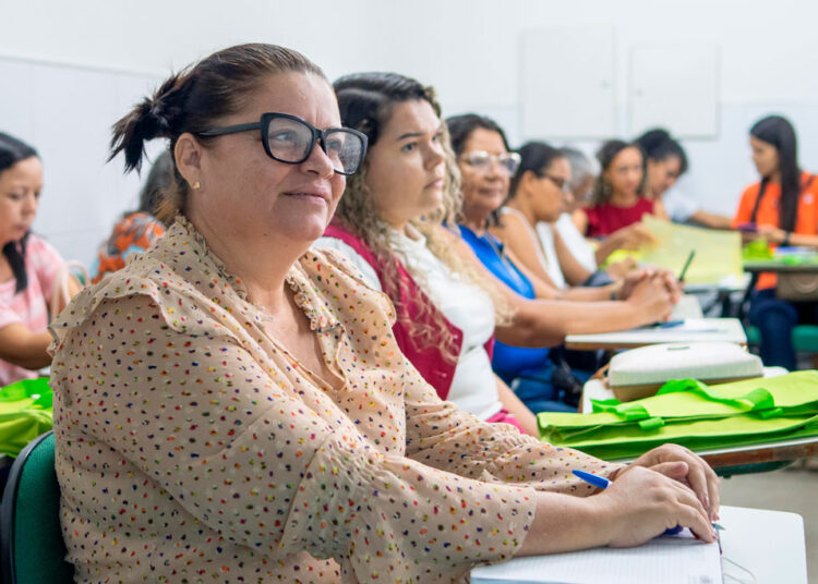 Coordenadoras das Creches Contratadas participam de formação para início do ano letivo