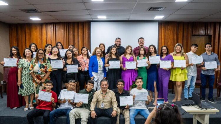 Programa Primeiro Passo capacita jovens para o mercado de trabalho
