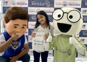 Prefeitura realiza segunda entrega de óculos de grau para estudantes da rede municipal