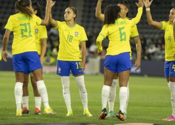 Brasil derrota México e se garante na decisão da Copa Ouro feminina