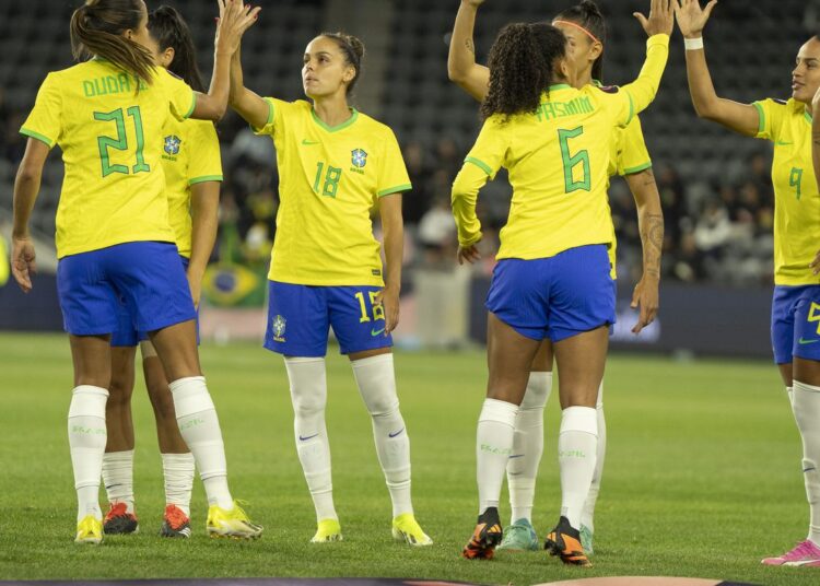 Brasil derrota México e se garante na decisão da Copa Ouro feminina