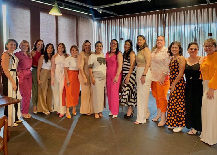 Diretora do Grupo Atitude Serviços, Lais Soares realiza almoço especial com clientes em comemoração ao Dia da Mulher