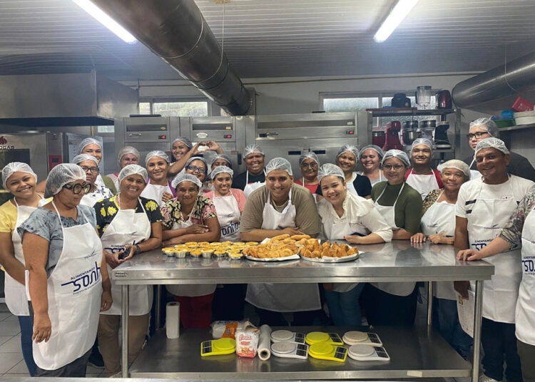 SASC e Movimento Saúde Mental formam turma de salgados comerciais em Maracanaú