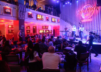 Hard Rock Cafe Fortaleza completa 5 anos com descontos e atração musical
