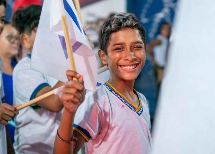 Milhares de maracanauenses celebram 41 anos do município com a Caminhada pela Paz