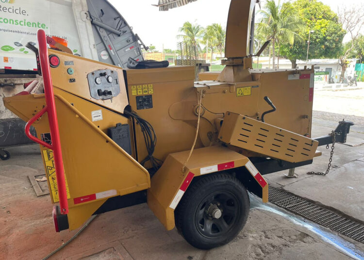 Grupo Marquise doa máquina trituradora de podas de árvores para Maracanaú
