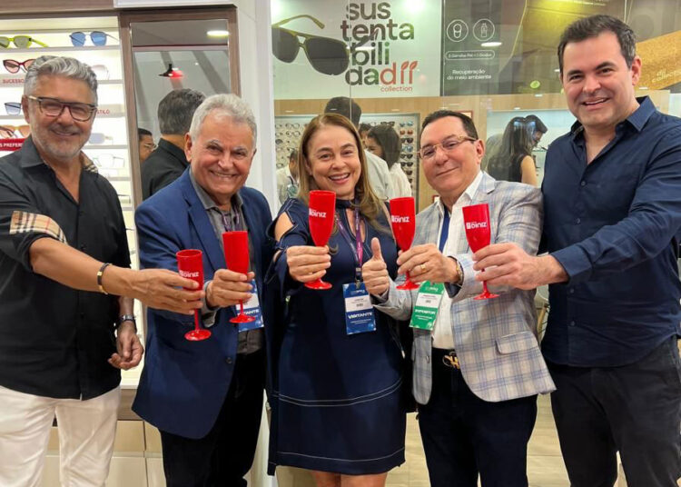 Diretores da Ferrovia Ótica participam da Expo Óptica 2024, em São Paulo