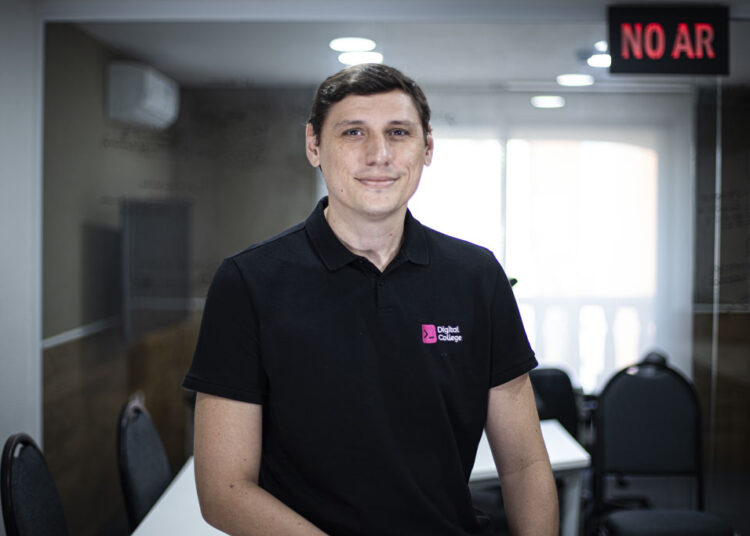 Golpes das “centrais falsas” atingem milhares de vítimas do Nubank; saiba como evitar
