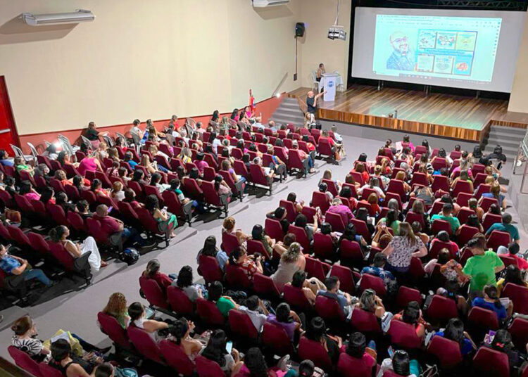 funções executivas e práticas de intervenção é realizado para professores da rede municipal