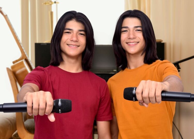 Marcos e Vinicius estreiam com o CD “Forró no 220”