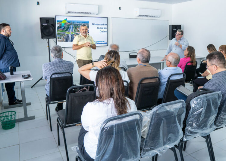 Prefeitura realiza reunião sobre implantação de portal de indicadores com dados do município