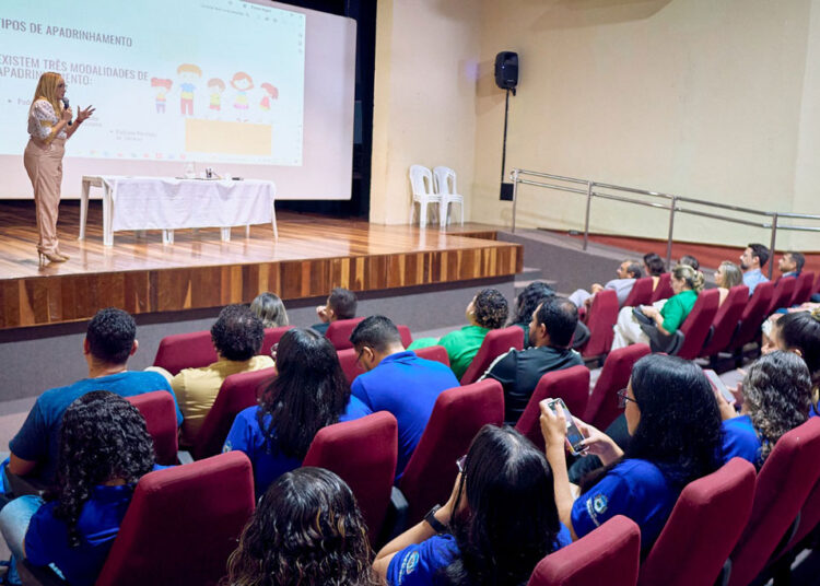 Programa de apadrinhamento de crianças e adolescentes é lançado em Maracanaú