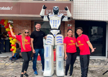 Nosso Bolo comemora 5 anos em programação com blitz animada, DJ e distribuição de brindes