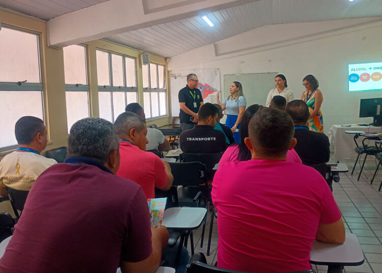 Sasc promove ação com motoristas em parceria com o Detran-CE