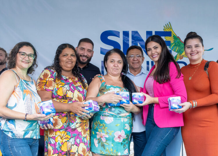 Sasc recebe doação de absorventes para público do Cadastro Único de Maracanaú
