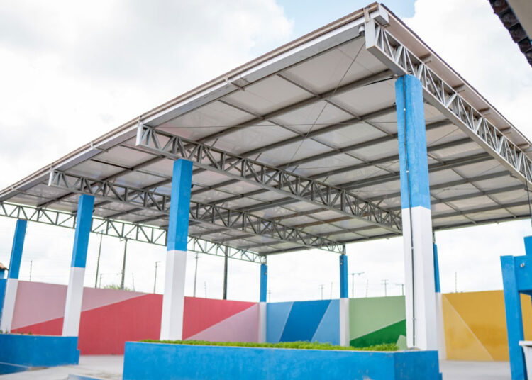 Prefeitura inaugura refeitório na Escola Norma Célia e entrega reforma da quadra poliesportiva da Escola José Dantas