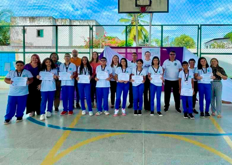 Estudantes da ECIM Manoel Róseo Landim participam da I Mostra Cultural de Linguagens do POPI Letras
