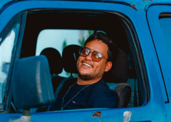 Nova música de Thiago Aquino com videoclipe chega às plataformas