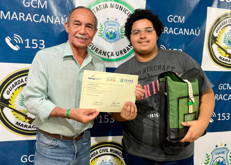 Jovens maracanauenses do Projeto “Virando o Jogo” recebem certificação