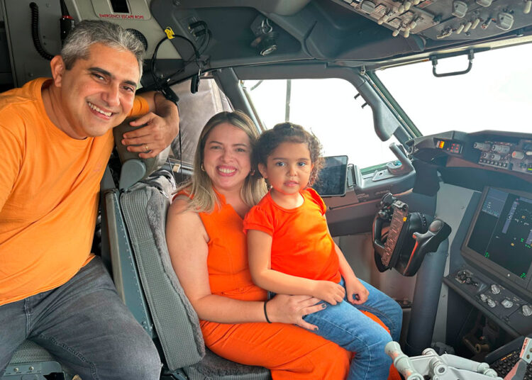 Influenciadora cearense foi convidada a divulgar nova rota aérea direta de Fortaleza para Orlando