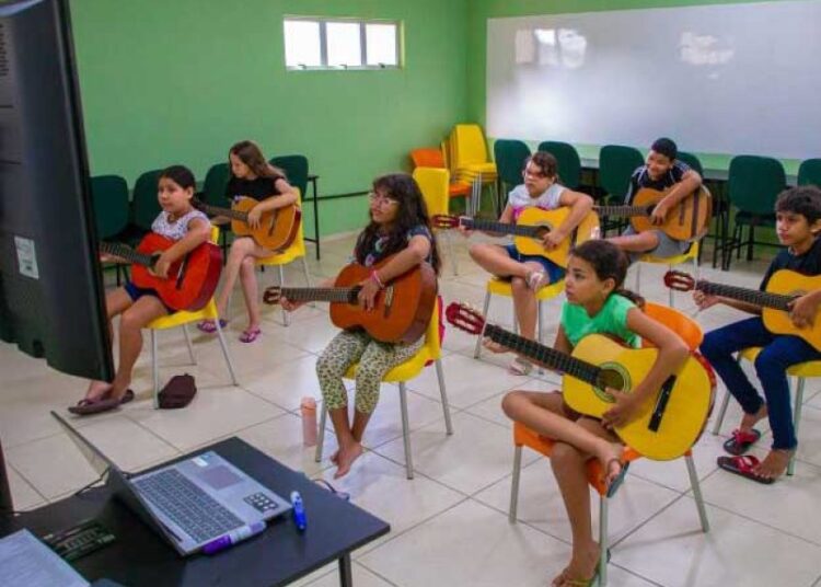 A Casa de Vovó Dedé recebe inscrições para novos alunos dos cursos de instrumentos, teoria musical, coral e musicalização infantil até o dia 30 de julho