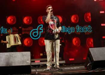 Diego Facó estreia no Fortal e abre última noite do Camarote Mucuripe