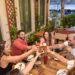 Cabana Del Primo oferece happy hour diário com promoções de bebidas e petiscos