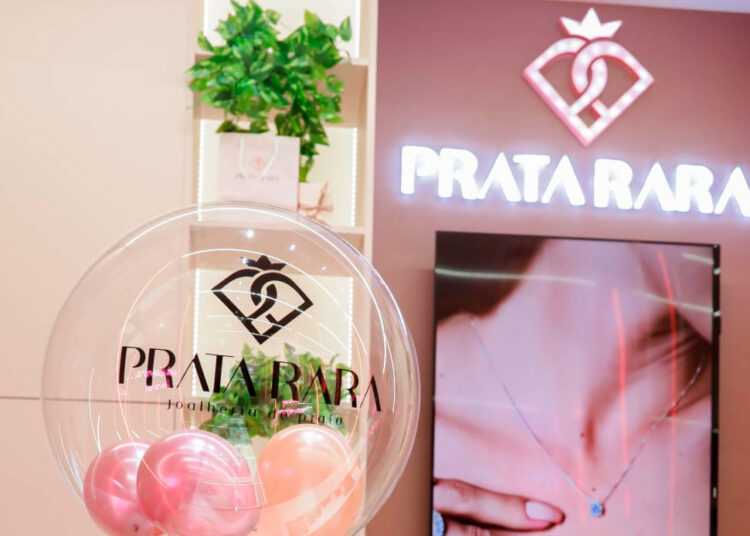 Prata Rara comemora 1 ano no Shopping Iguatemi Bosque com “Estoura Balão” e coquetel para clientes 