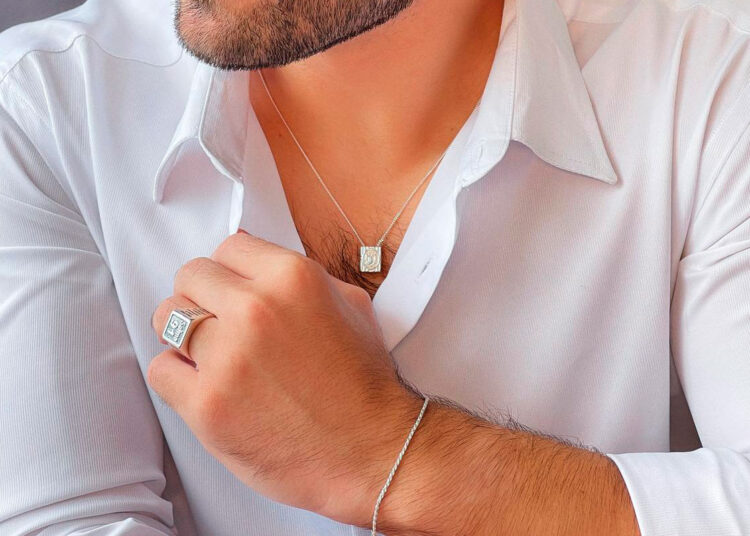 Prata Rara lança campanha de Dia dos Pais “Estilo e Elegância Masculina”