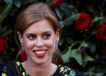 Palácio de Buckingham anuncia gravidez de princesa da família real britânica