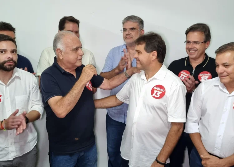 Roberto Pessoa e seu grupo político em Maracanaú e Pacatuba confirmam apoio a Evandro Leitão para Prefeito de Fortaleza
