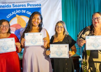 Prefeitura realiza colação de grau dos concludentes do Polo Jari do Programa Universidade Operária do Nordeste