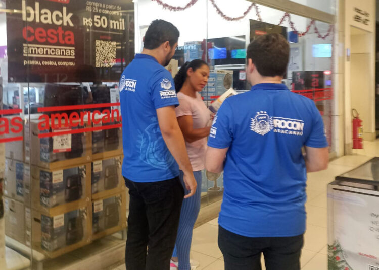 Procon Maracanaú intensifica fiscalização e oferece dicas aos consumidores na semana da Black Friday