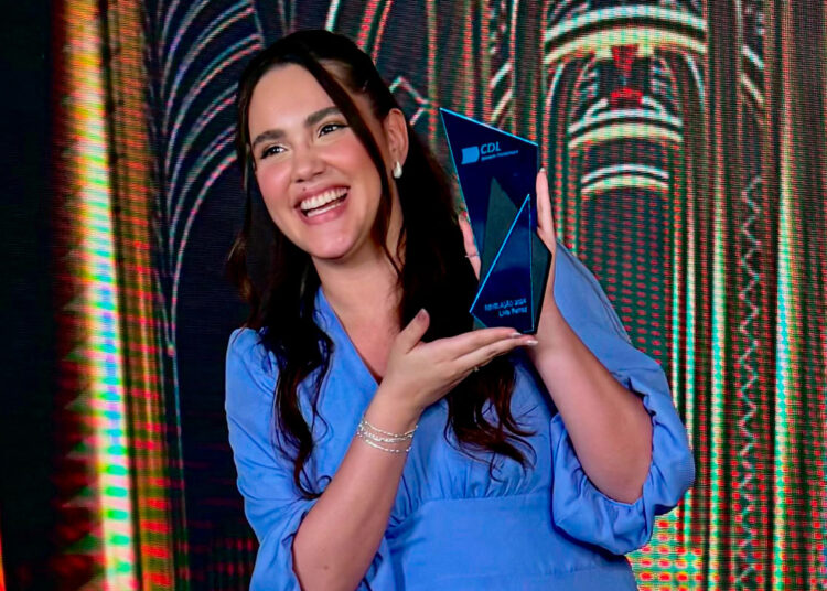 Livia Ferraz recebe prêmio revelação e assumirá diretoria de comunicação da CDL Jovem Ceará