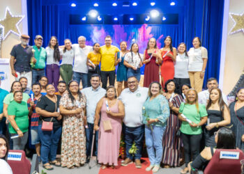 Prefeitura realiza colação de grau de 290 estudantes da Educação de Jovens e Adultos