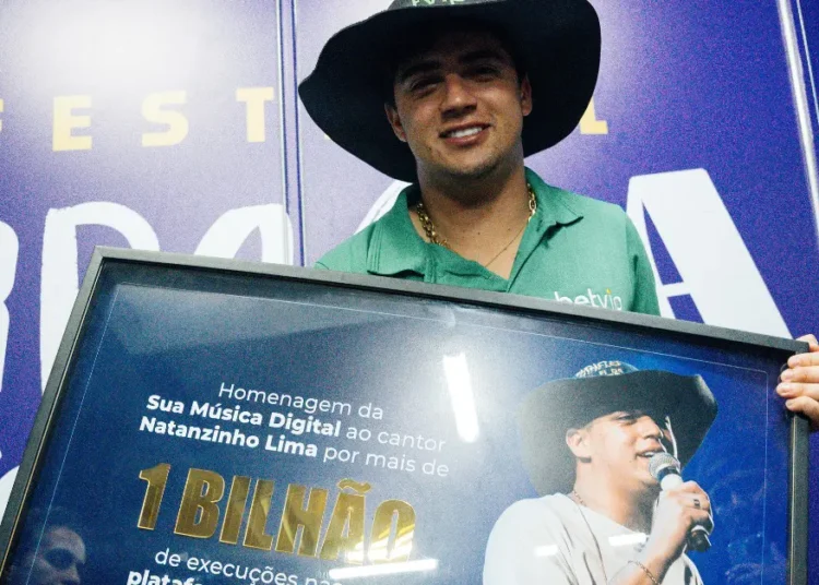 Natanzinho Lima alcança 1 bilhão de streams nas plataformas digitais